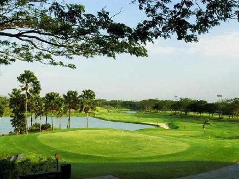 Ciputra Golf, Club & Hotel Surabaya Faciliteter billede